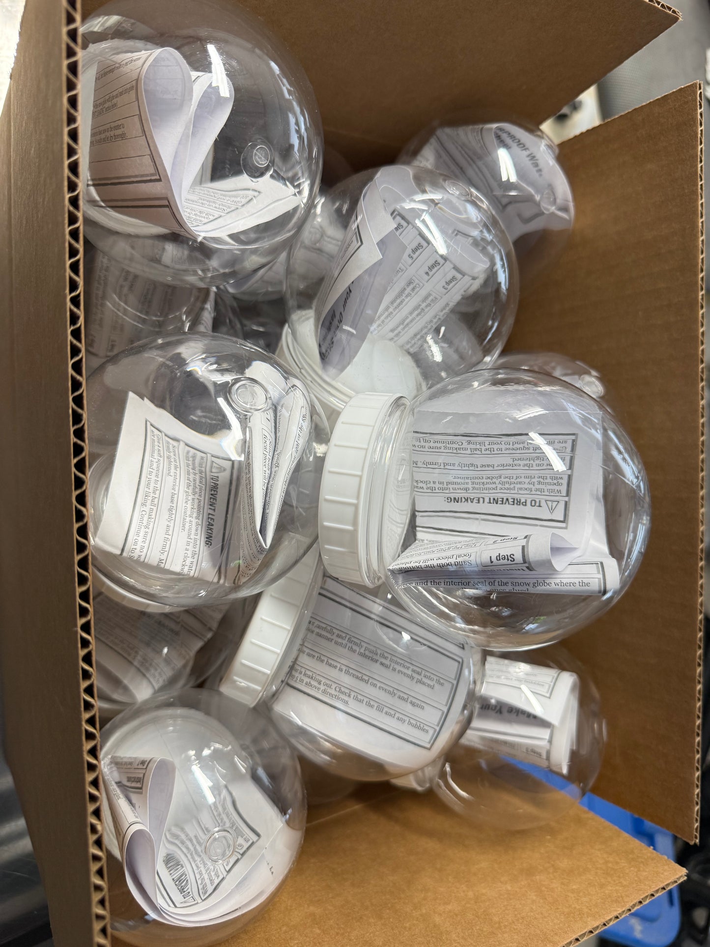 24 Snow Globes